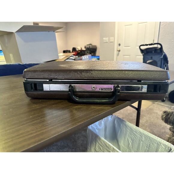 Vintage Samsonite SIGNAT Classic Brown Hard Shell Low Profile Brief Case w/ KEYS - Picture 4 of 16